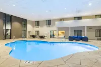 AmericInn by Wyndham Prairie du Chien - プール