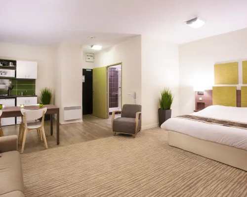 Kyriad Chambery Centre - Curial Hotels in Savoie