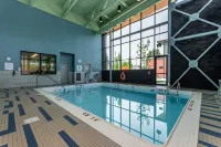 Holiday Inn Express & Suites CHILLIWACK EAST by IHG - Swimmingpools