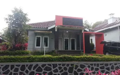 Villa Kota Bunga Matahari Hoteles en Batulawang