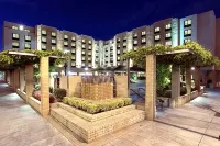 Courtyard Portland Downtown/Convention Center Hotels near Lakeside Gardens