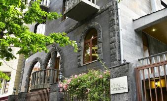 Saryan Hotel Yerevan - Housity