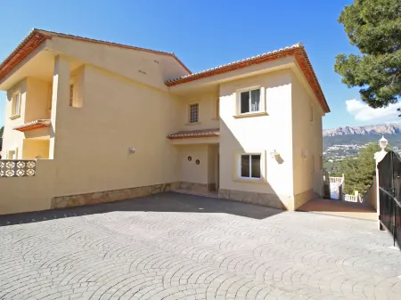 Bajamar Отели рядом с достопримечательностью «Red Walls»