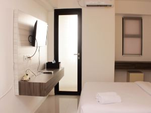 Cozy Stay Studio Urbantown Karawang Apartment