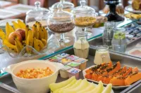 Tri Hotel Executive Criciúma - sarapan