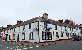 Douglas Arms Hotel