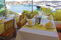 Marina Frapa Resort Rogoznica Hotels in Подглавиця