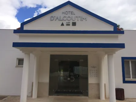 Hotel d'Alcoutim Отели в г. Сантана-де-Камбаш