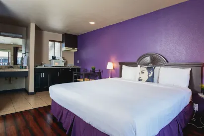 Alura Inn