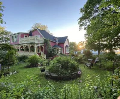Chambers Guest House B&B Hotels in der Nähe von Canadian Coast Guard College