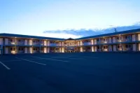 Shoreside Inn & Suites Hotels in Parkland County