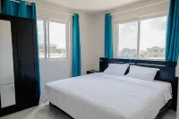 Huge 4-Bedroom Apartment 2 km from Eagle Beach