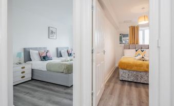 Bright and Cozy 2-Bed Apartment in Dagenham