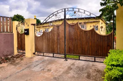 Kingston Sunset Guest Apartment II Hotels in Caymanas Country Club Estate Phase 1