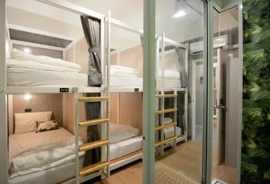 เตียงในห้องหญิง 6 เตียง