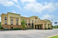 Hampton Inn Selma Hotel di Selma