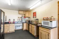 Econo Lodge Inn & Suites Kalispell - Glacier National Park Gateway Hotels in Somers