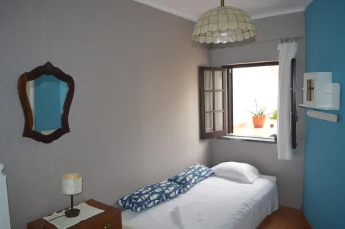 Ericeira Chill Hill Hostel & Private Rooms - Peach Garden