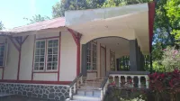 Villa Yasmin Malino Hotels in Tinggimoncong