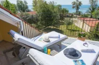 Albouro Seafront Apartments