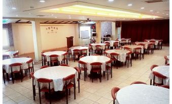 Songnisan Grand Hotel & Condo - Housity