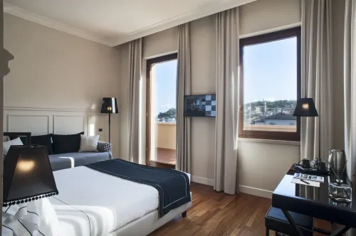 SeePort Hotel