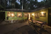 Grassroots Wayanad, Valley-View Tents Hotel a Pinangode