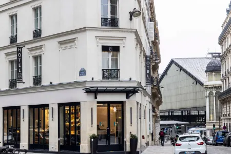 Hôtel Le 12 Отели рядом с достопримечательностью «Institut des Cultures d'Islam»