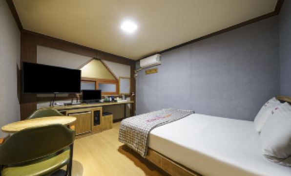 9. 블레스모텔..