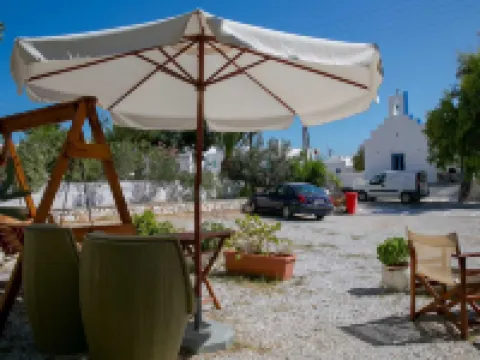 Leonardos Apartments Hotels in Naoussa