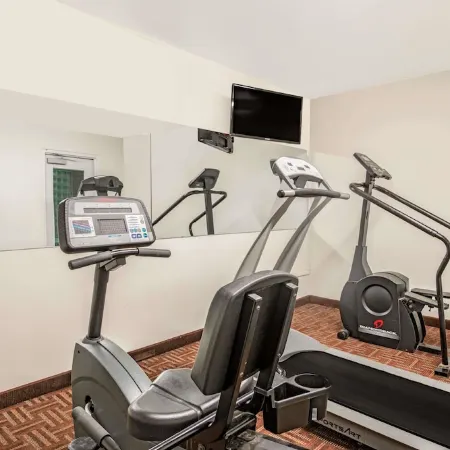 Longhorn Inn & Suites