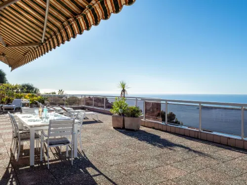 Les Balcons d'EZE - مسبح