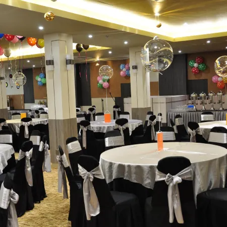 Valya Hotel, Ipoh Отели рядом с достопримечательностью «Тематический парк MAPS Perak»