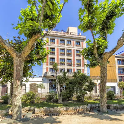 Hotel Espanya by Alegria Hotels near Platja de les Roques