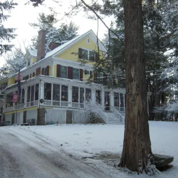 Brookview Manor Inn