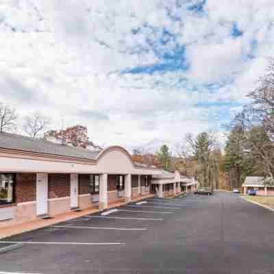 Kingston Motel Hotel Exterior