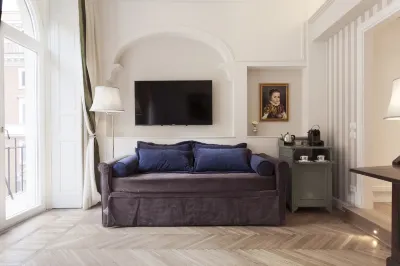 เรอเล ดอนนาลูเครเซีย โรงแรมในVia Veneto