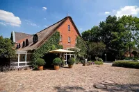 Landhaus Flottbek Boutique Hotel Hotels near Fink II U-Boot-Bunker