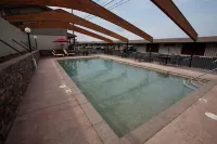 Celilo Inn - Pools