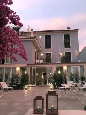 Blu Hotel - 3-Star
