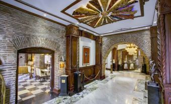 1. Hotel Lu..