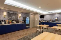 AmericInn by Wyndham Mountain Home - Frühstück