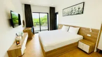 The Track Homestay - Near Bai Dai Beach Отели в г. 