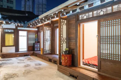 Hanok1942 Hotels near E-World