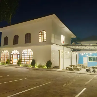 Baan Klang-Dao Resort (Sattahip) Hotel berhampiran Pantai Toei Ngam