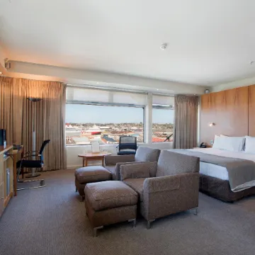 Nightelier Devonport Gateway Hotel