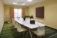 Fairfield Inn & Suites Toronto Mississauga - parking