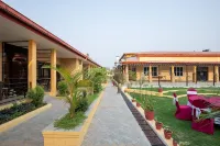 Hotel Classic Plaza Hotels in Bahuari