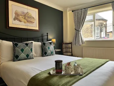 Red Lion Hotels in Taddington