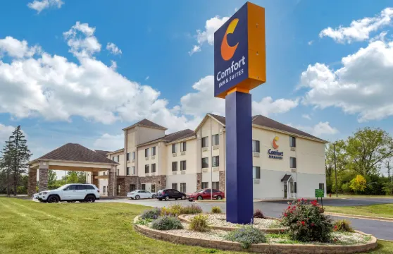 北奧羅拉-內珀維爾舒適套房酒店